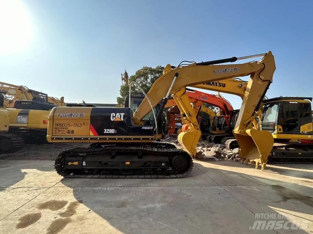CAT 320D2 Pelle sur chenilles