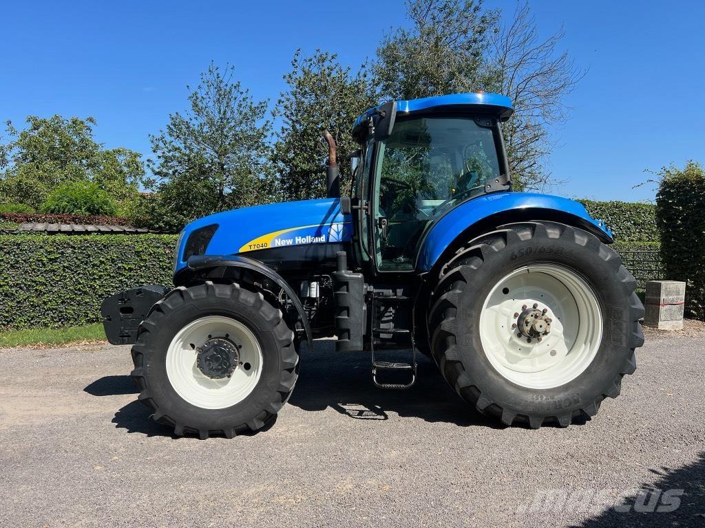 New Holland T 7040 Tracteur