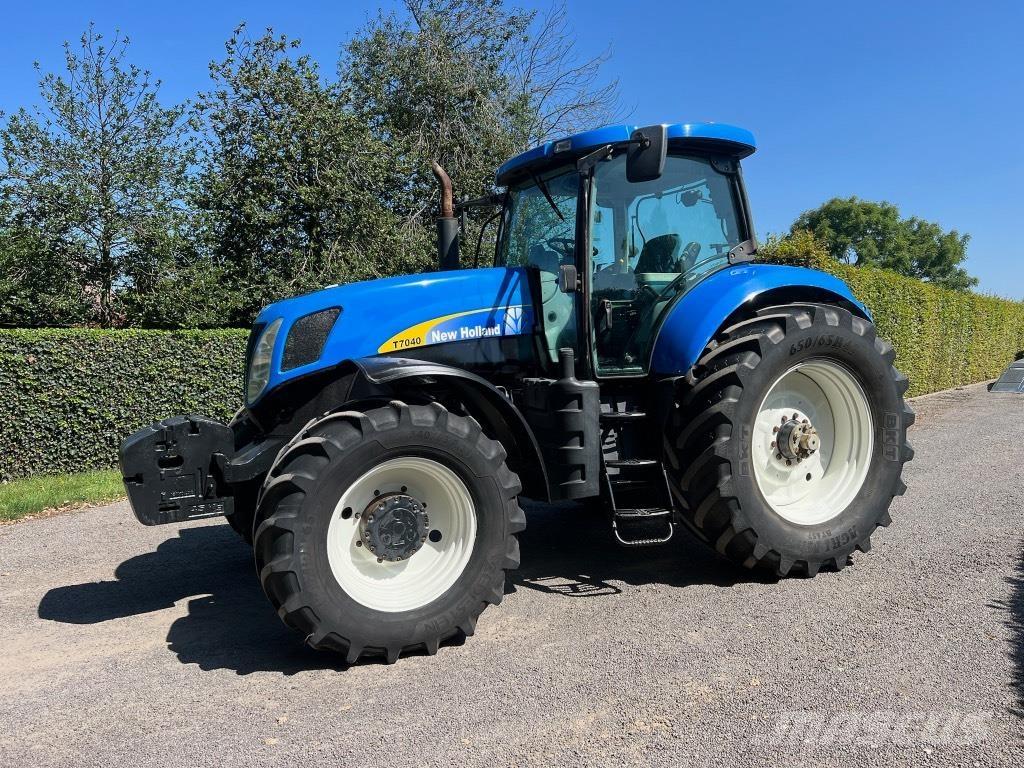 New Holland T 7040 Tracteur
