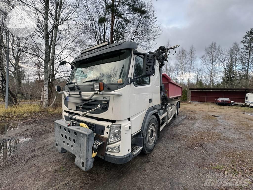 Volvo FM 460 Camion plateau ridelle avec grue