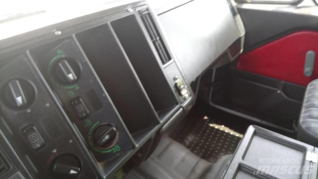 Mercedes-Benz 3535 Camion benne