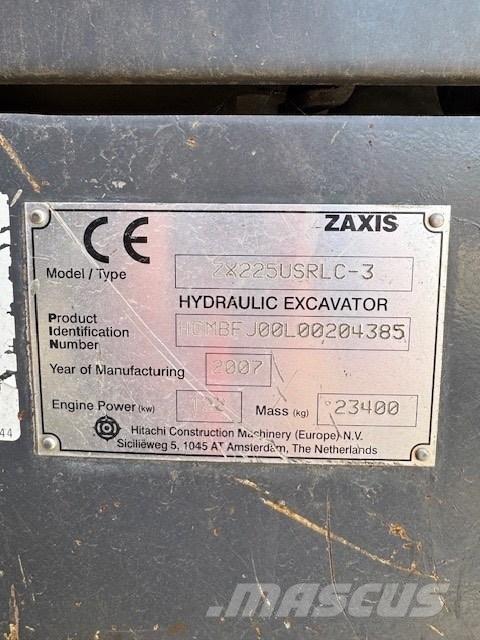 Hitachi ZX 225 Pelle sur chenilles