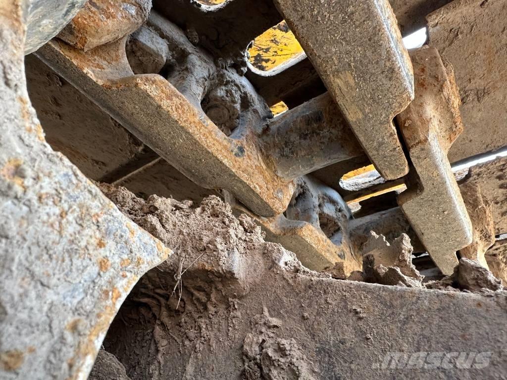JCB JS 200 LC Pelle sur chenilles
