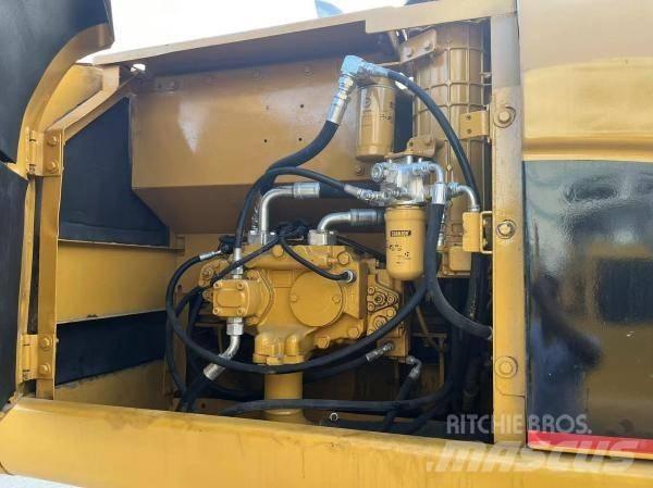 CAT 320 C L Pelle sur chenilles