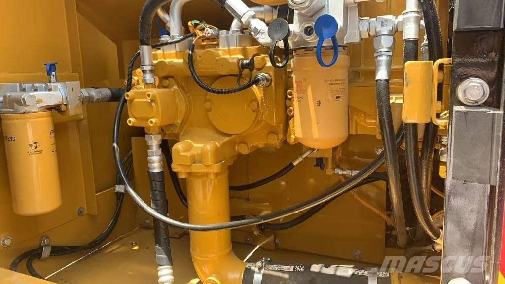 CAT 325 D L Pelle sur chenilles
