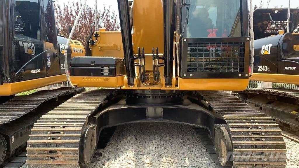 CAT 325 D L Pelle sur chenilles