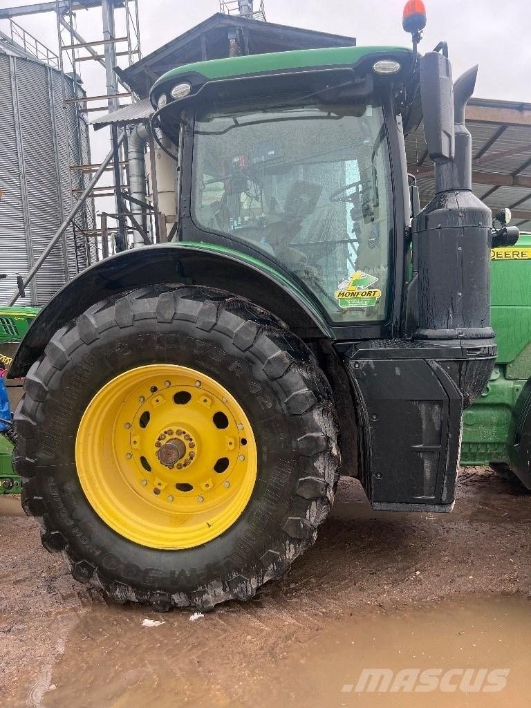 John Deere 8320 R Tracteur