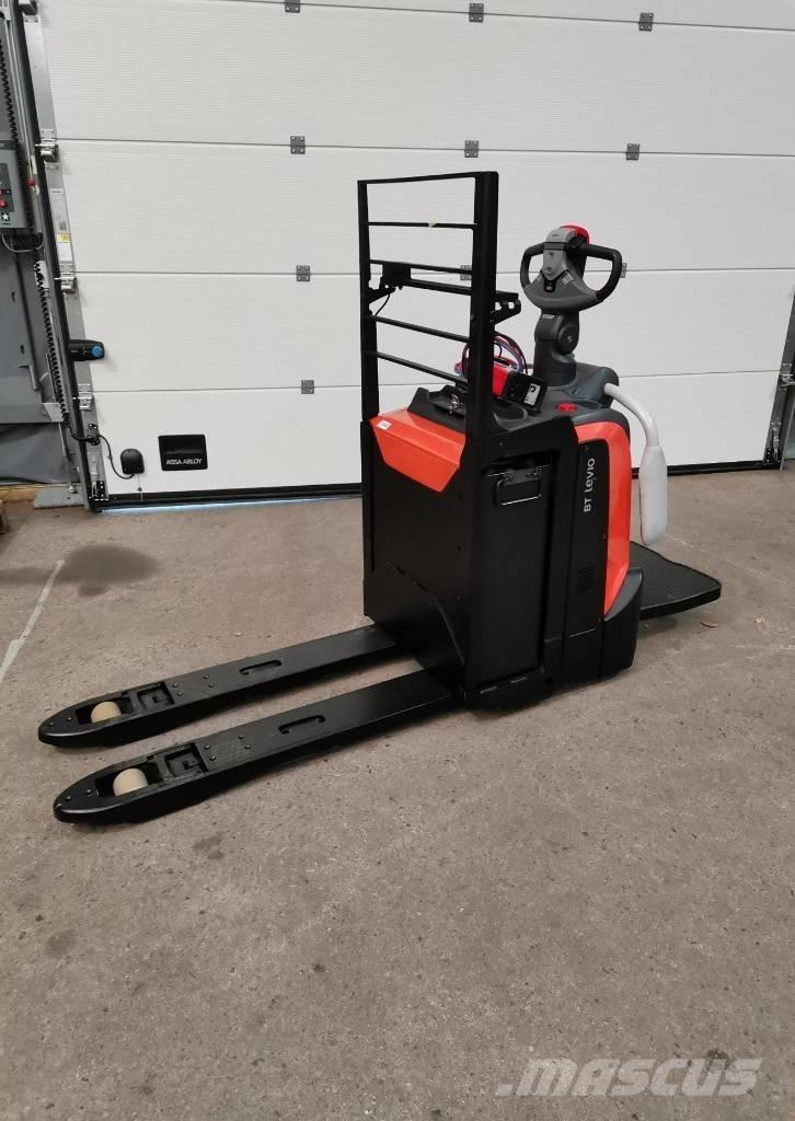 Toyota LPE220 Transpalette accompagnant porté debout