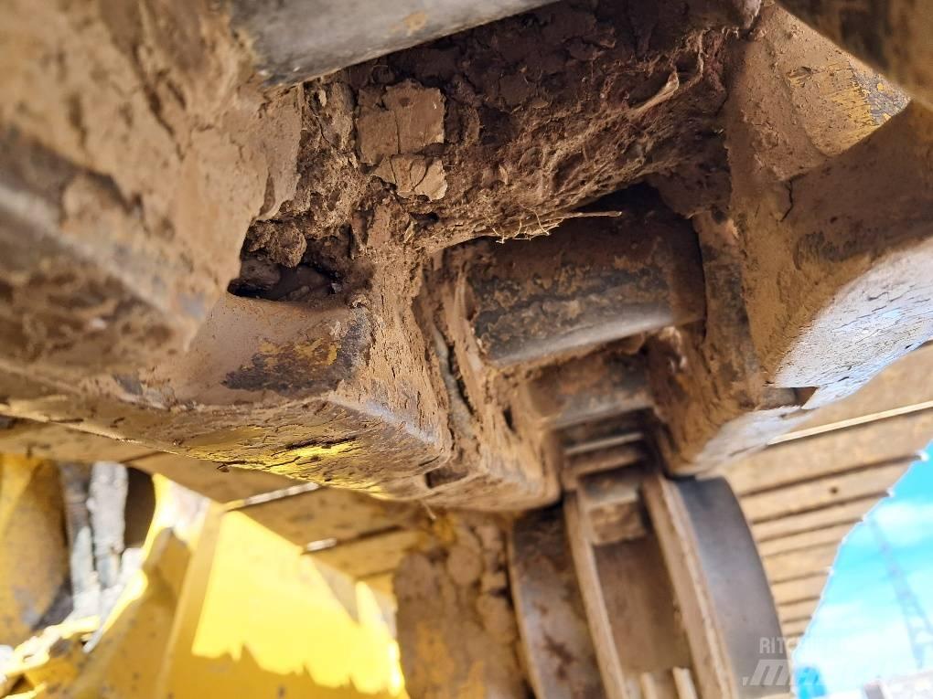 Komatsu D61PXI-24E0 Bouteurs sur chenilles