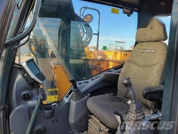 Hyundai HX130 Pelle sur chenilles