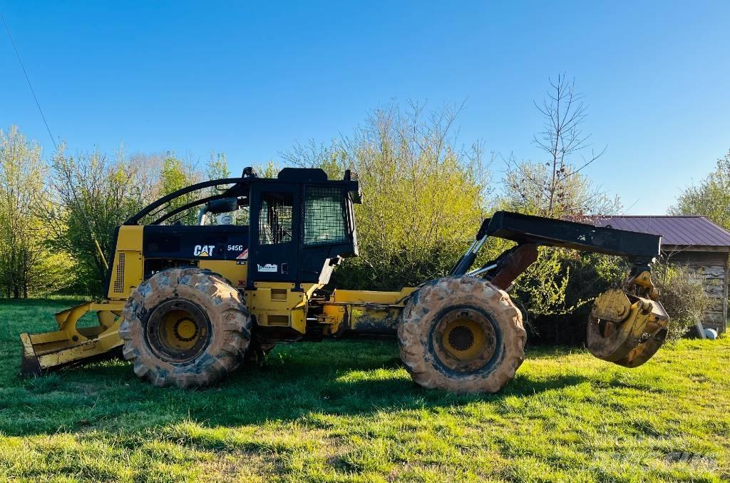 CAT 545 C Débusqueur