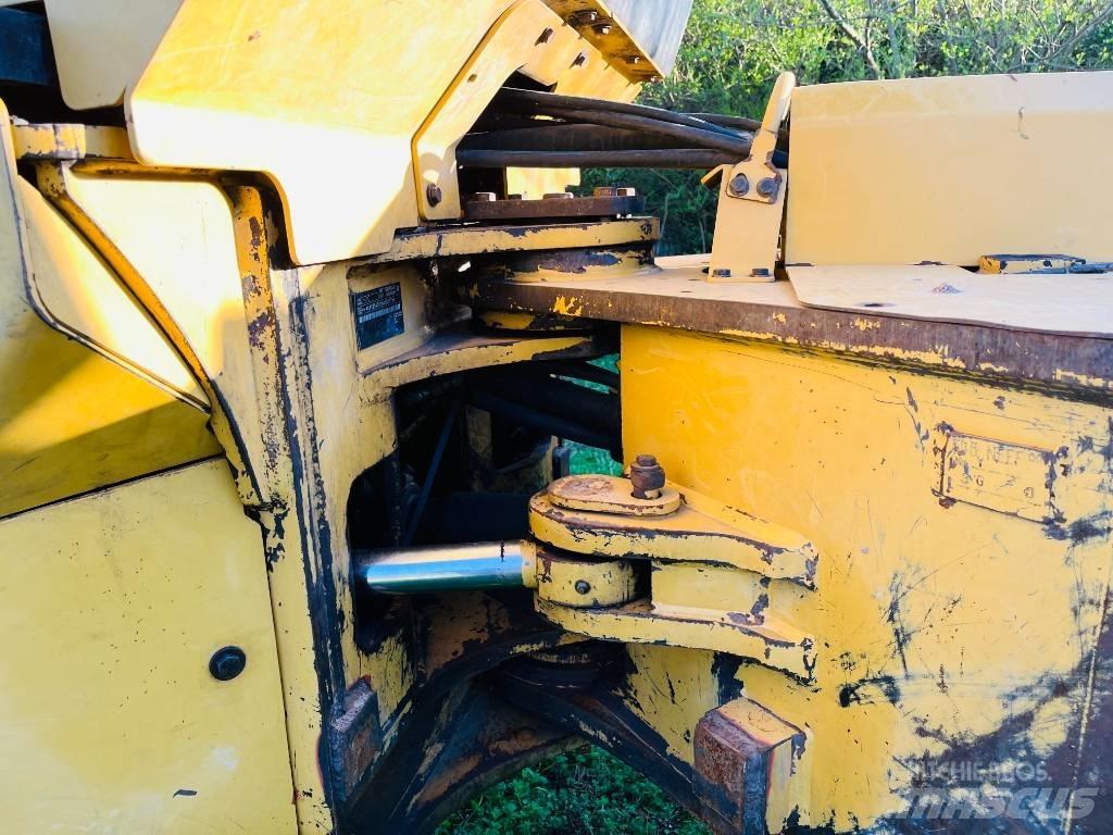 CAT 545 C Débusqueur