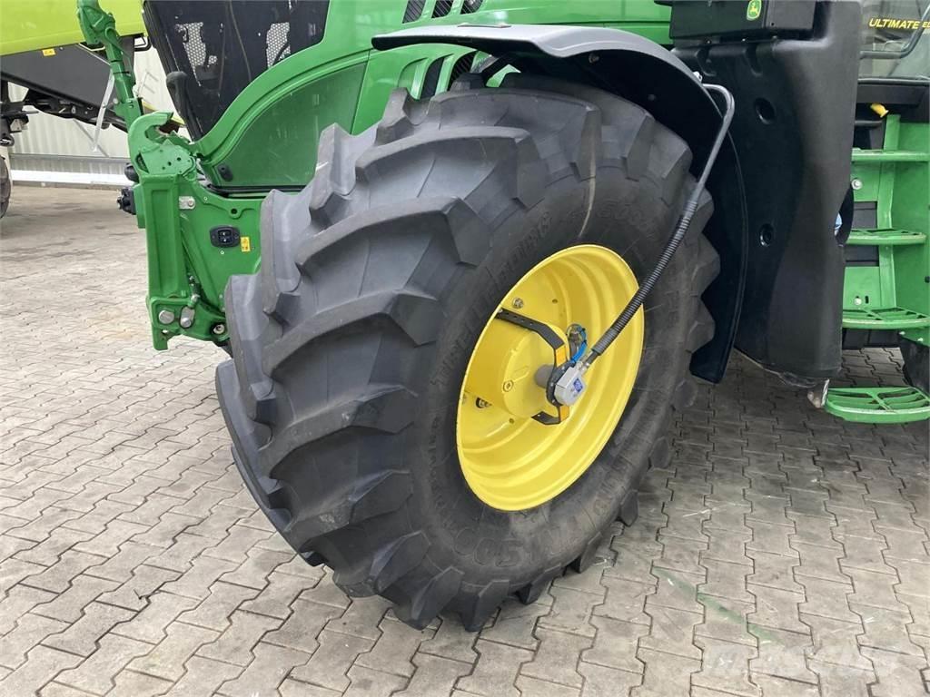 John Deere 6215R Tracteur