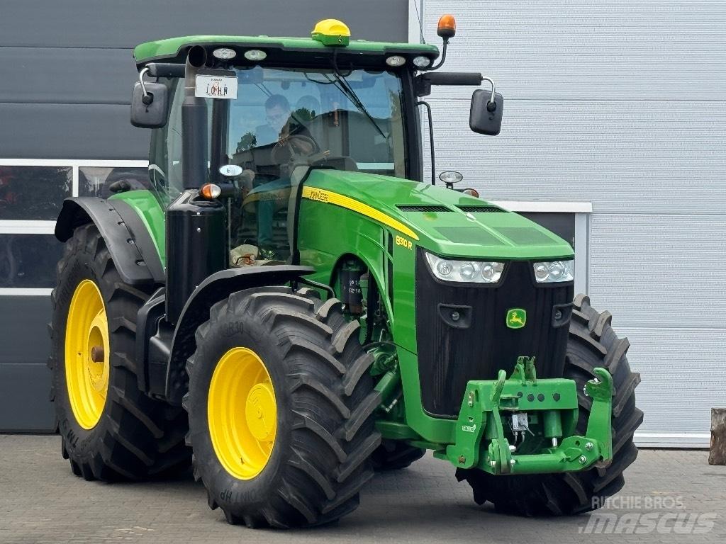 John Deere 8310 R Tracteur