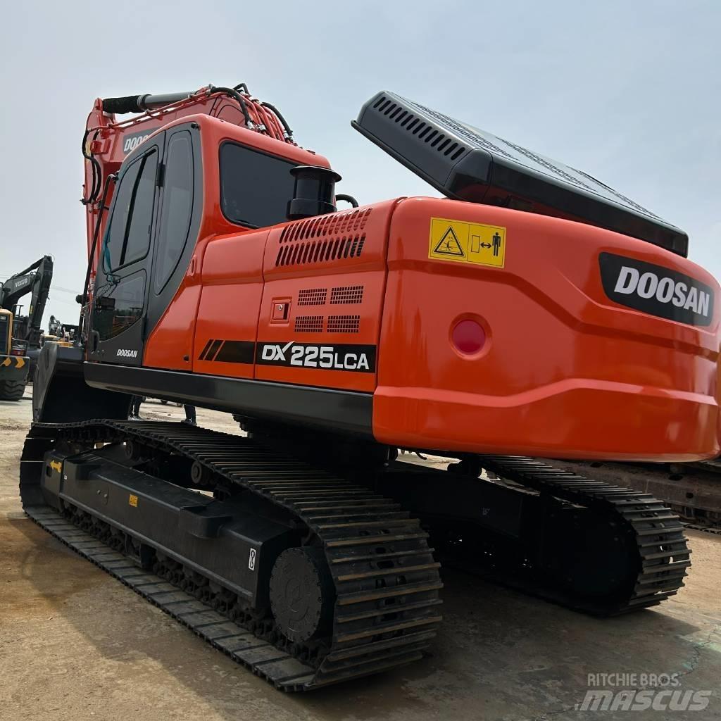 Doosan DX 225 LC Pelle sur chenilles