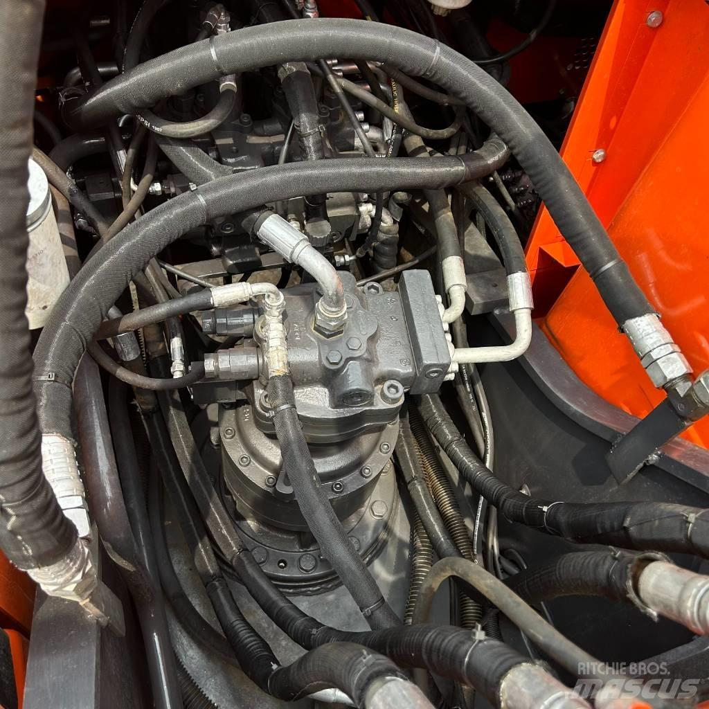 Doosan DX 225 LC Pelle sur chenilles