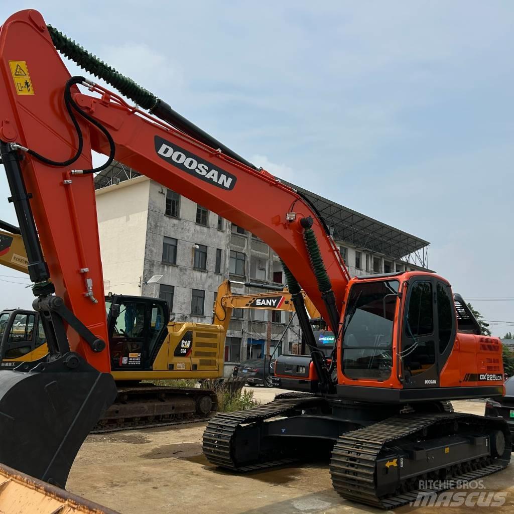 Doosan DX 225 LC Pelle sur chenilles