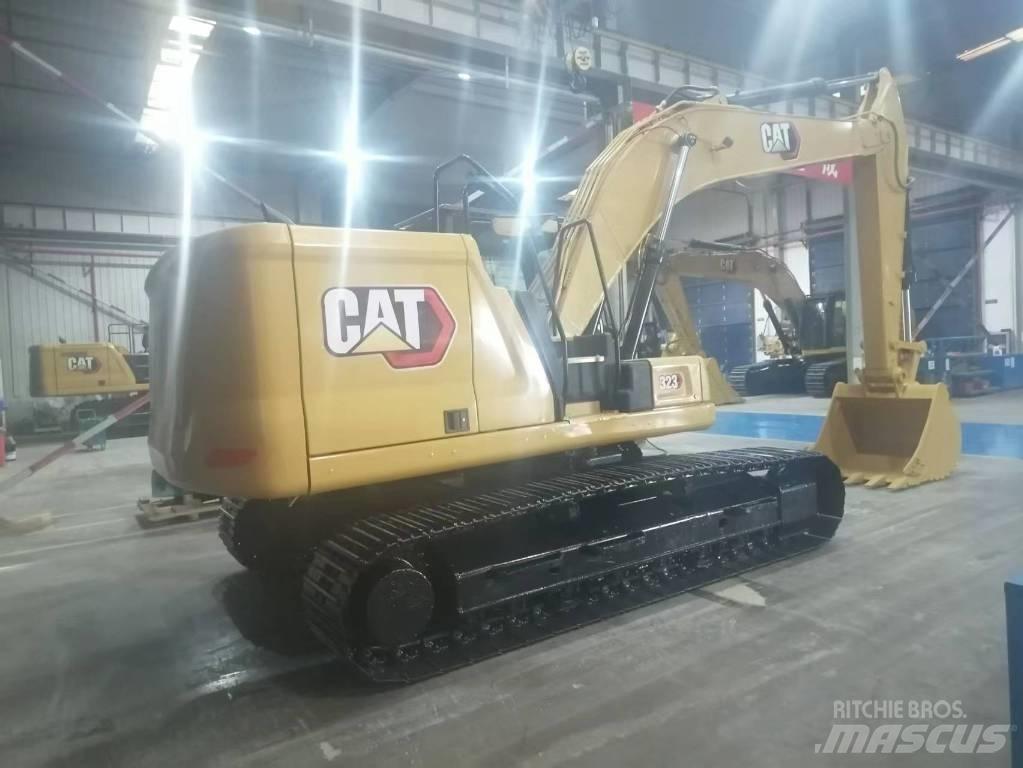 CAT 323 Pelle sur chenilles