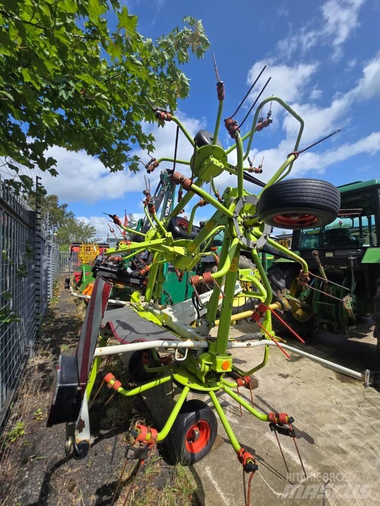 CLAAS Volto 800 Rateau faneur
