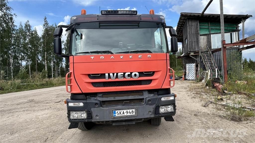 Iveco Trakker Camion plateau