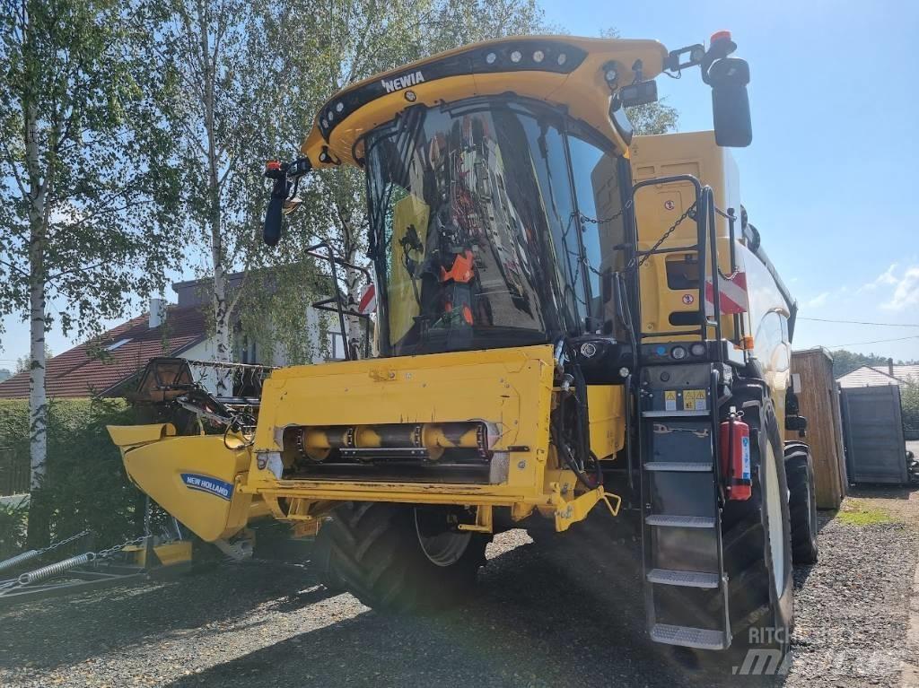 New Holland CX 8.70 Moissonneuse batteuse