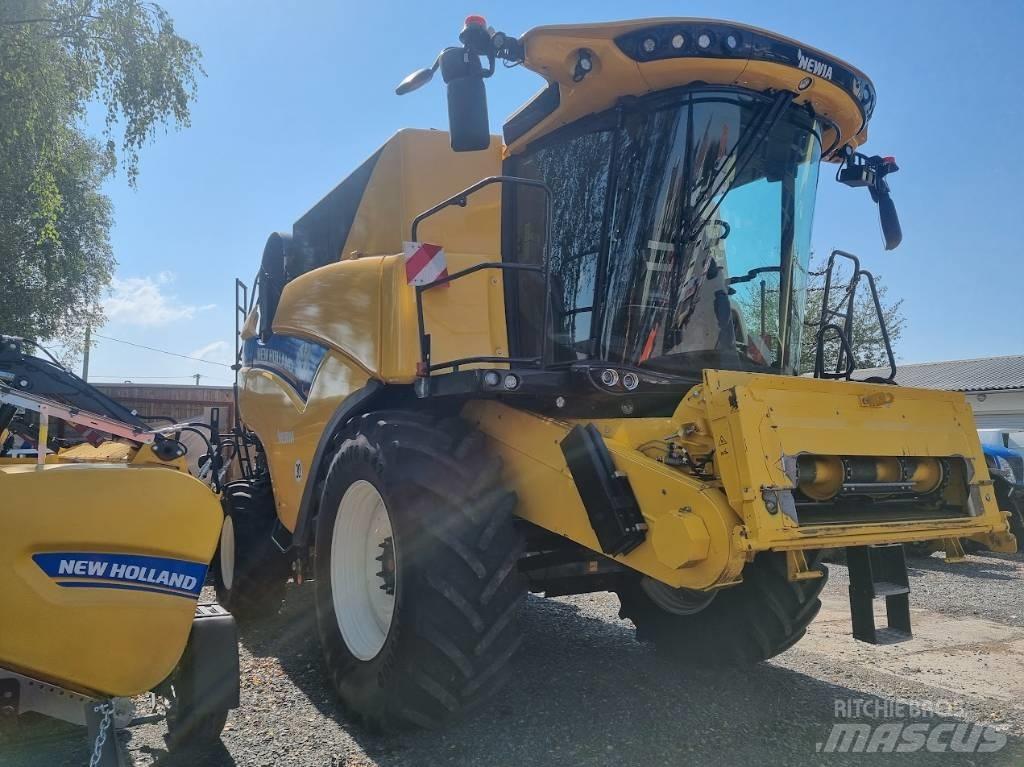 New Holland CX 8.70 Moissonneuse batteuse