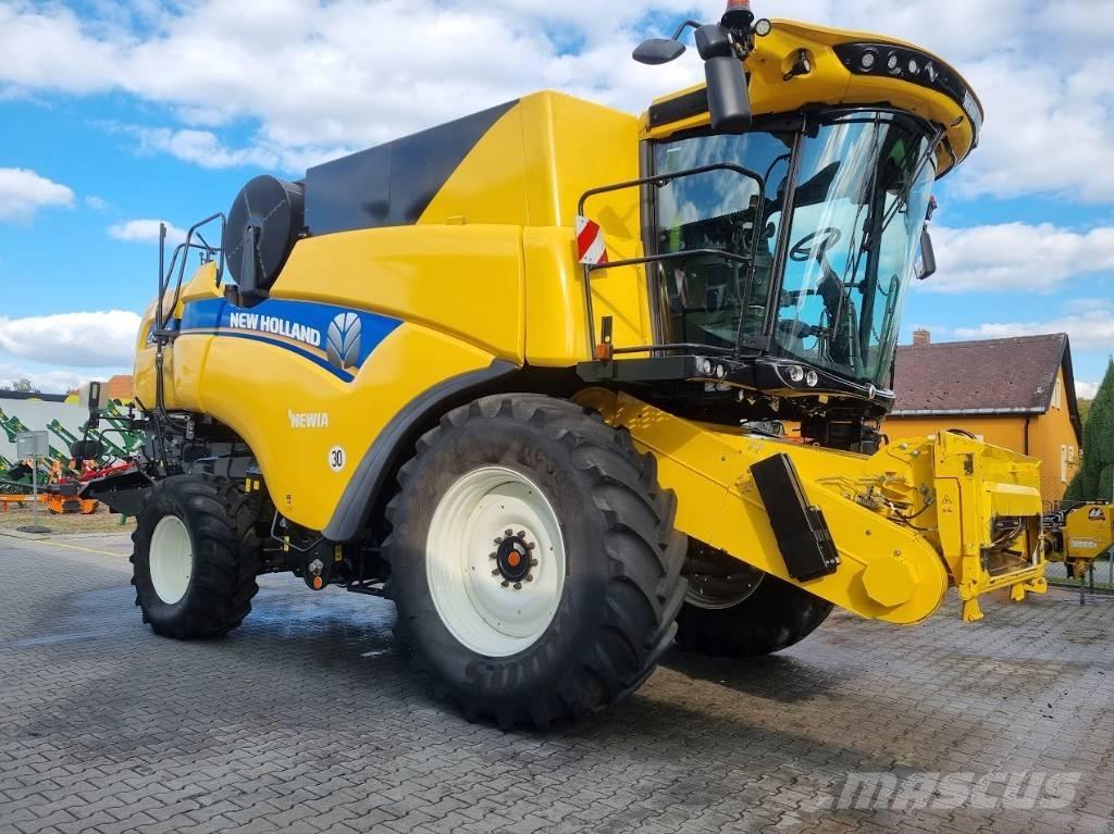 New Holland CX 8.70 Moissonneuse batteuse