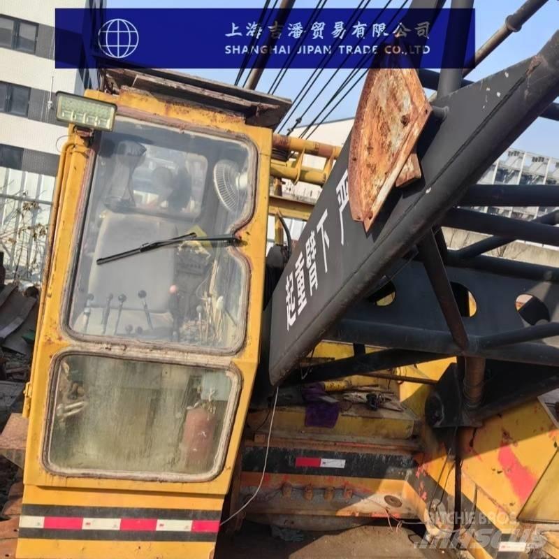 Hitachi KH180 Grue sur chenilles