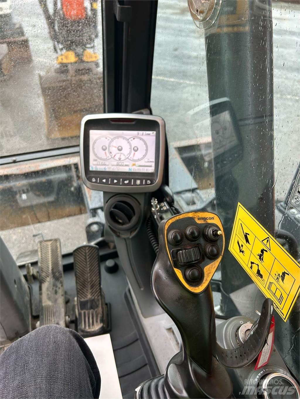 Doosan DX170W-5 Pelle sur chenilles