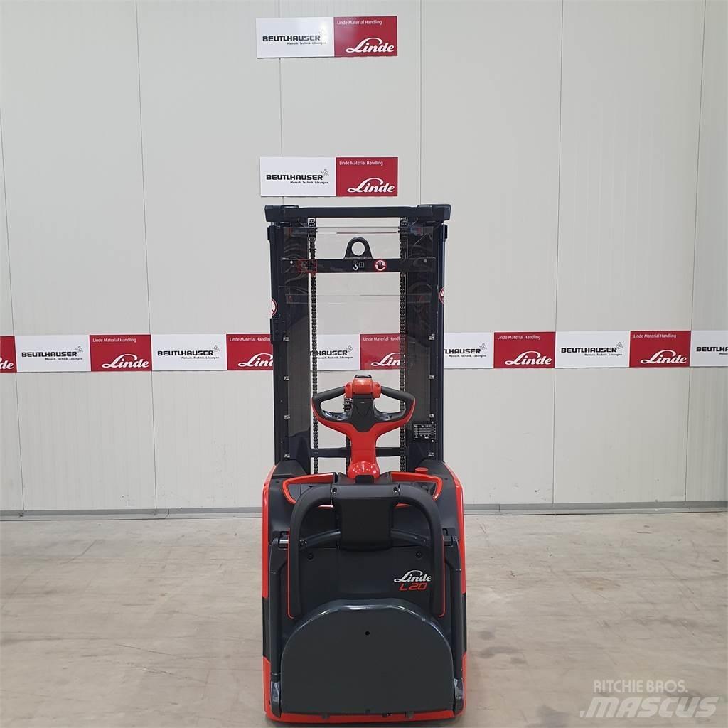 Linde L20APi Gerbeur accompagnant