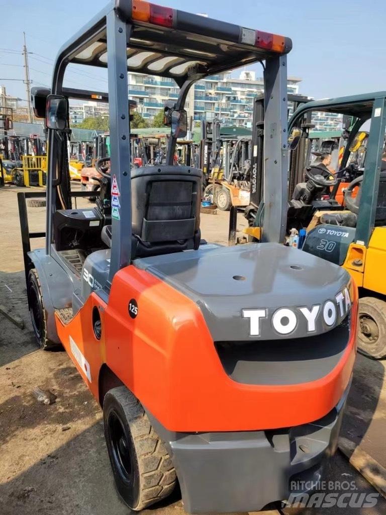 Toyota FD 30 8f Chariots diesel