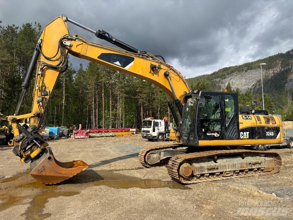 CAT 324 D L Pelle sur chenilles