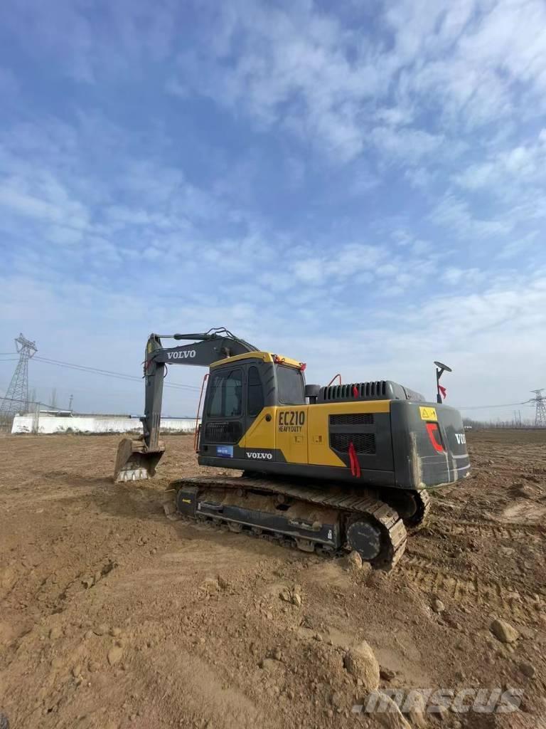 Volvo EC210D Pelle sur chenilles