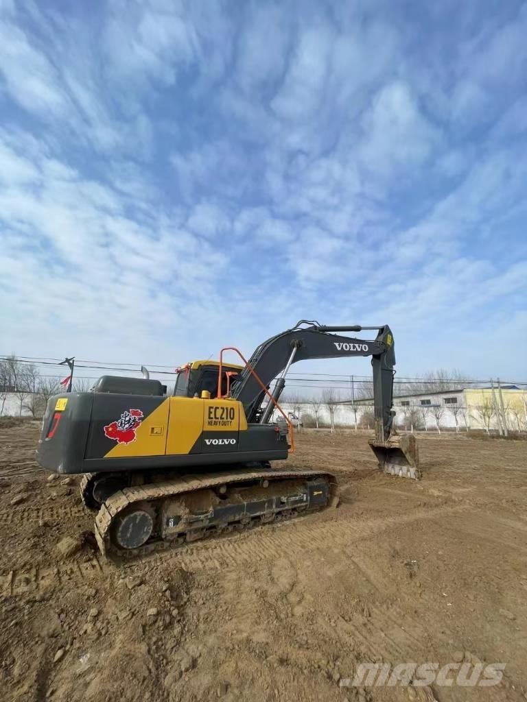 Volvo EC210D Pelle sur chenilles