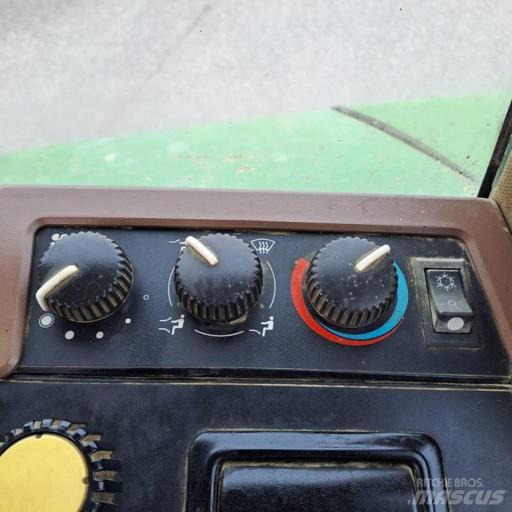 John Deere 7700 Tracteur