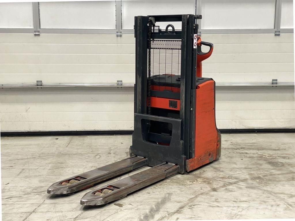 Linde D08 Gerbeur accompagnant