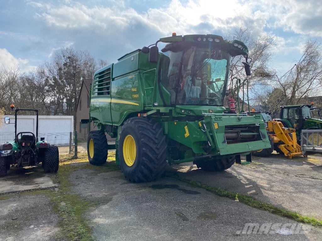 John Deere T560 HM Moissonneuse batteuse