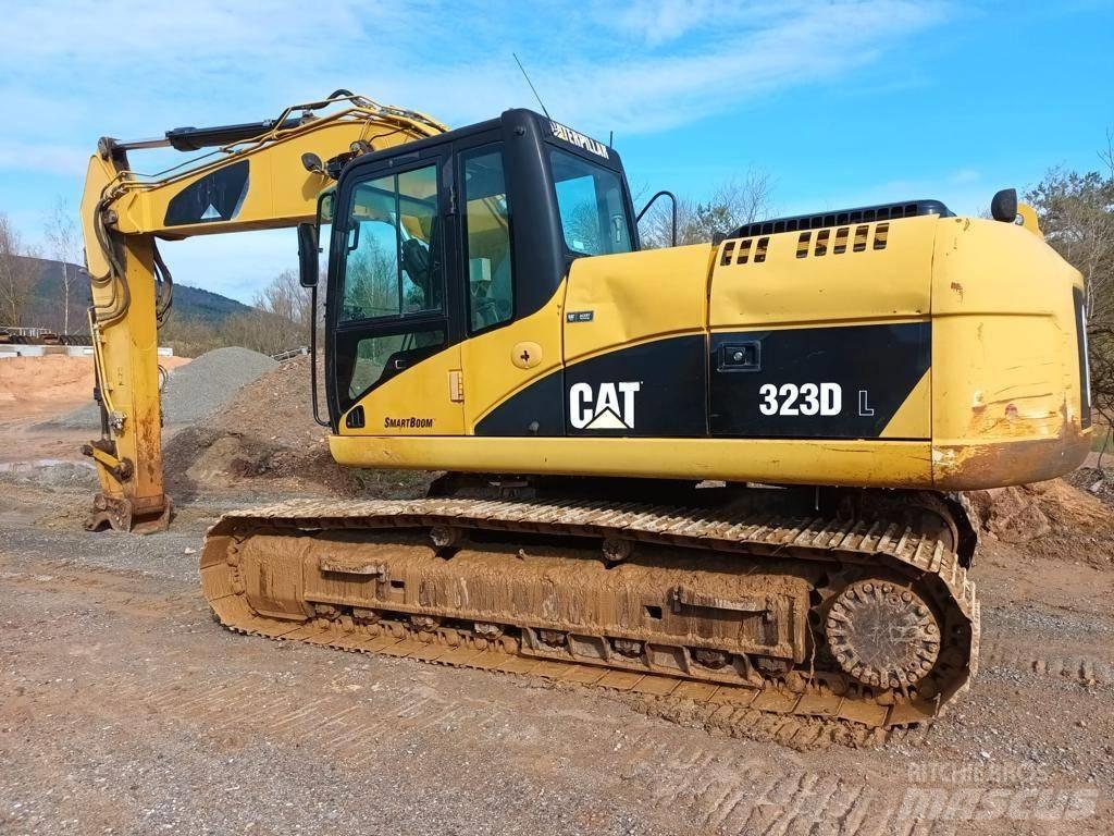 CAT 323 DL Pelle sur chenilles