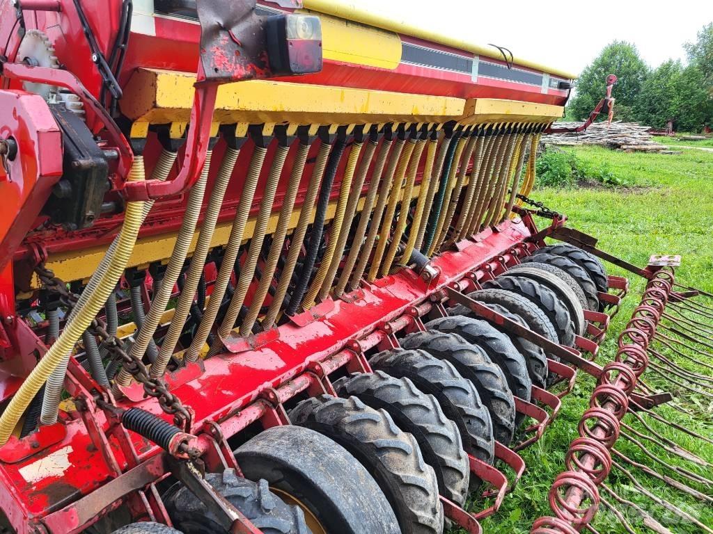 Väderstad Rapid400C Semoir