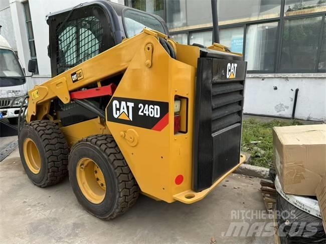 CAT 246 D Chargeuse compacte