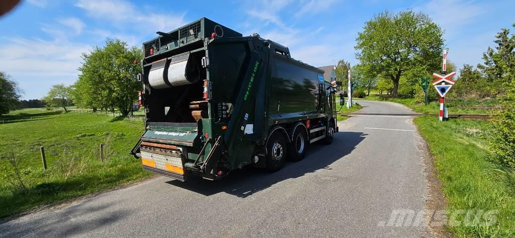 Dennis Elite Camion poubelle