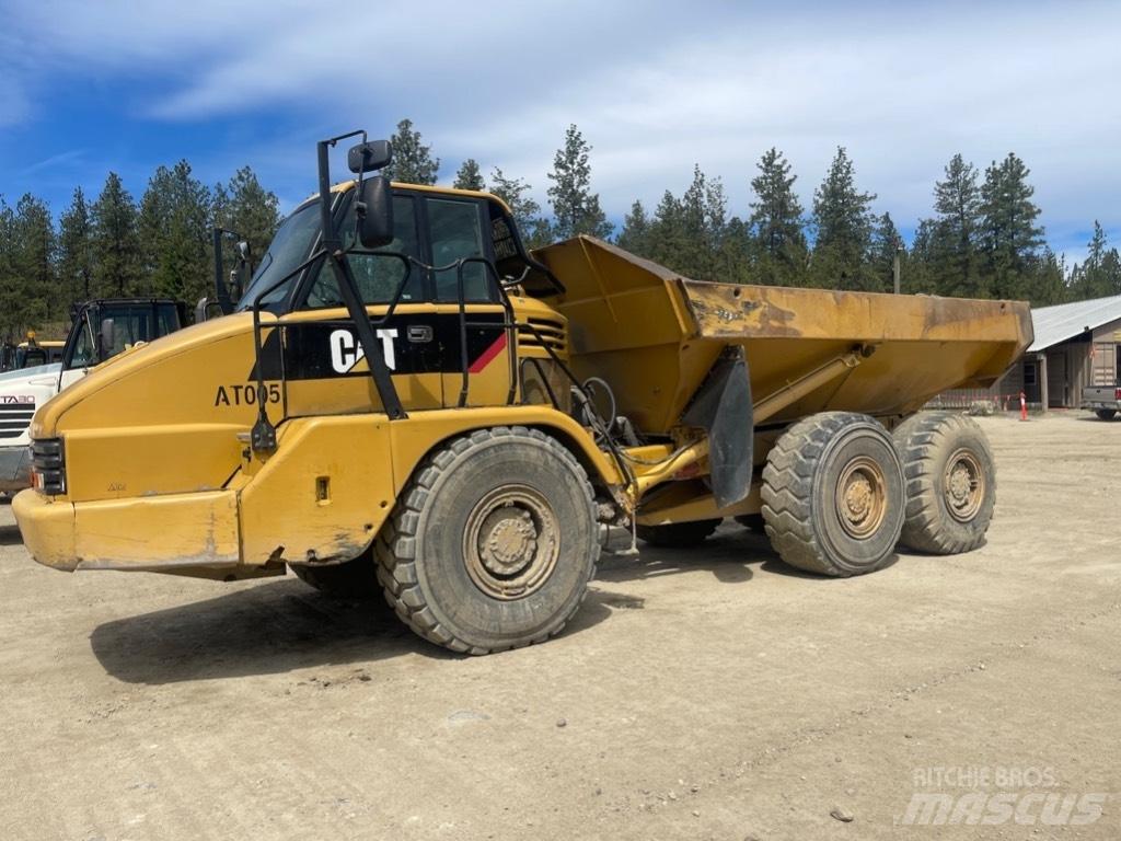 CAT 725 Tombereau articulé