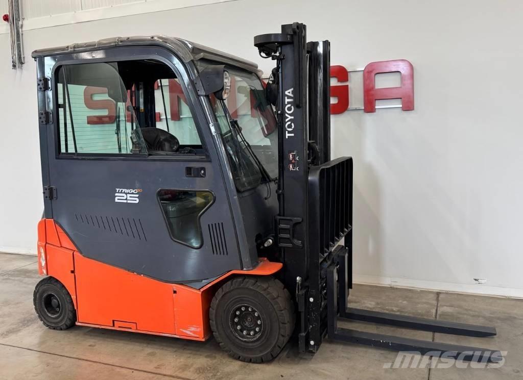 Toyota 10939 - 8FBMT25 Chariots élévateurs électriques