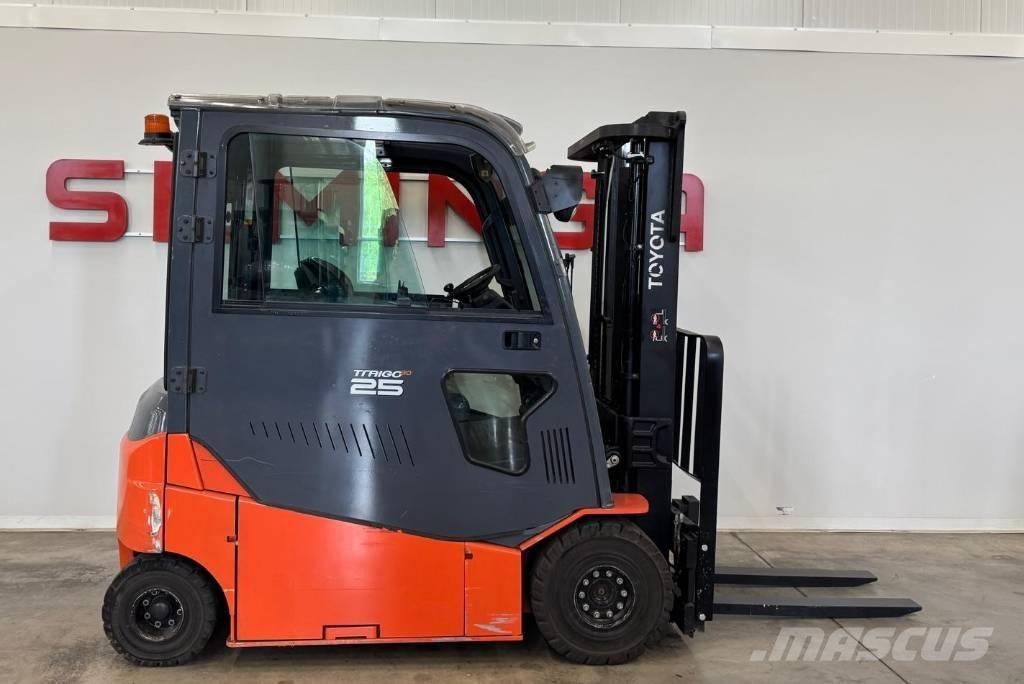 Toyota 10939 - 8FBMT25 Chariots élévateurs électriques