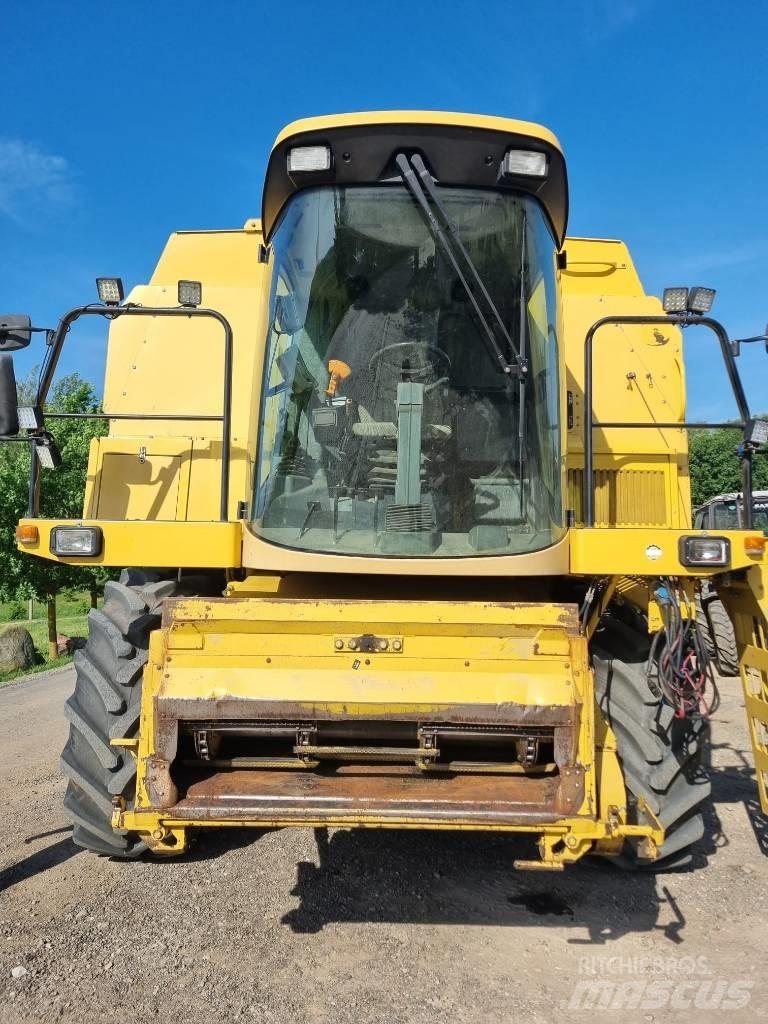 New Holland TX 68 Moissonneuse batteuse