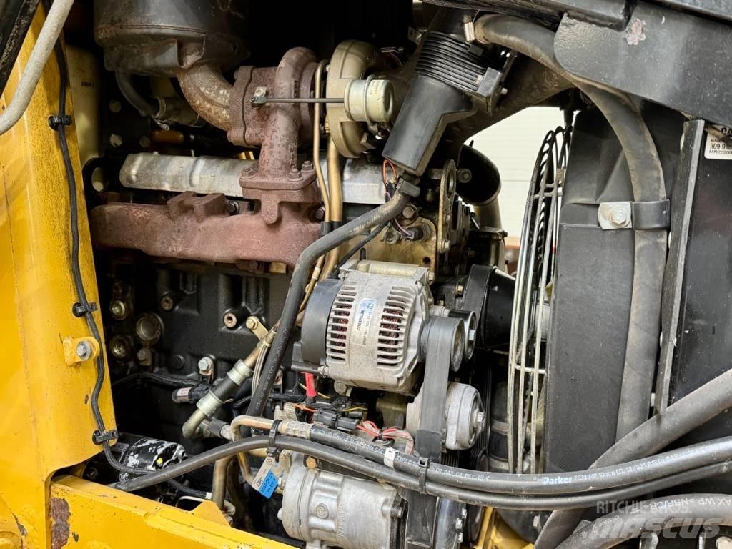 CAT 442 E Tractopelle