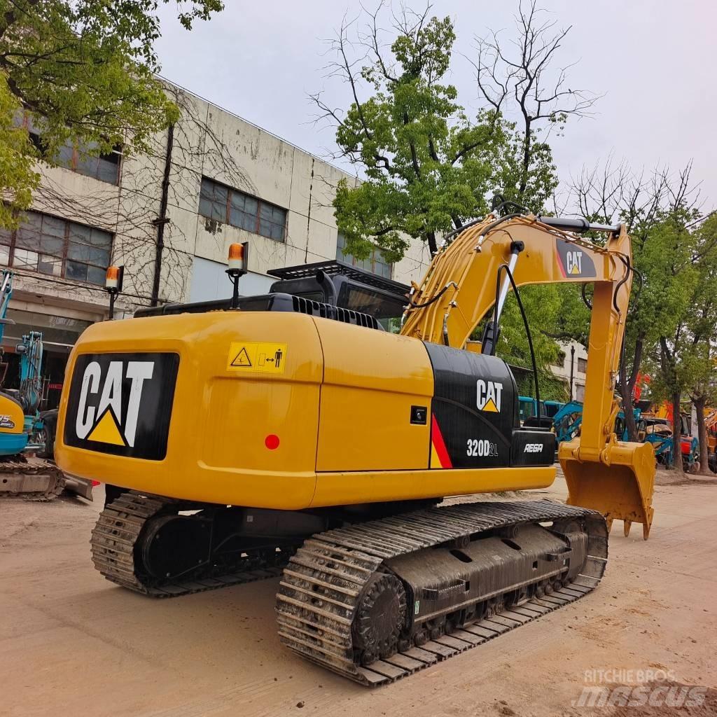 CAT 320 D2L Pelle sur chenilles