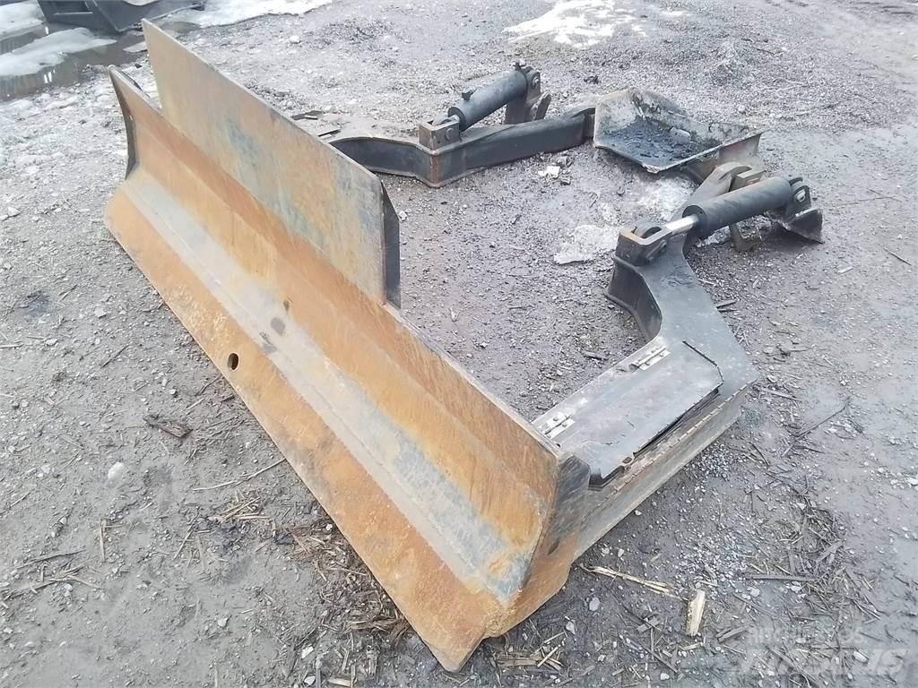 Komatsu 895 Autres accessoires pour matériel forestier