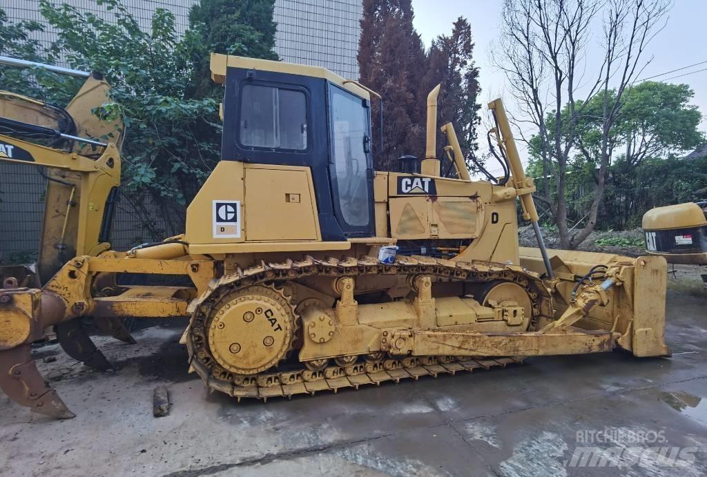 CAT D 7 G Bouteurs sur chenilles