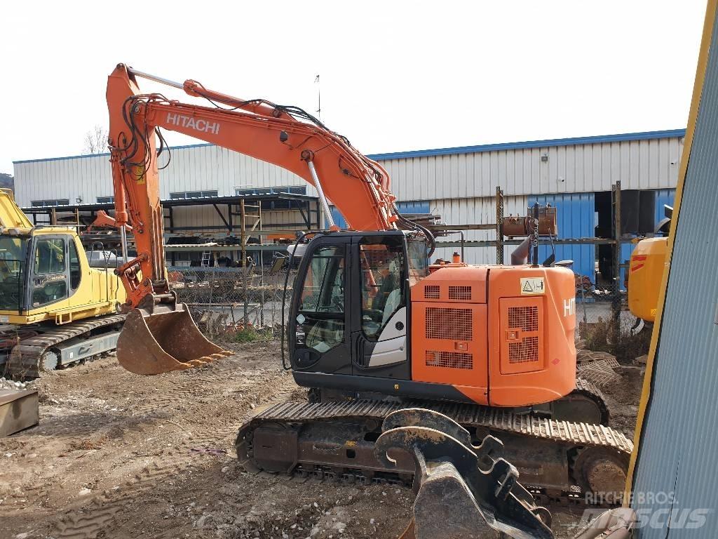 Hitachi ZX225USLC Pelle sur chenilles